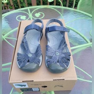 Keen Womens Rose Closed Toe Adjustable Strap Sandals Grey sz 7.5